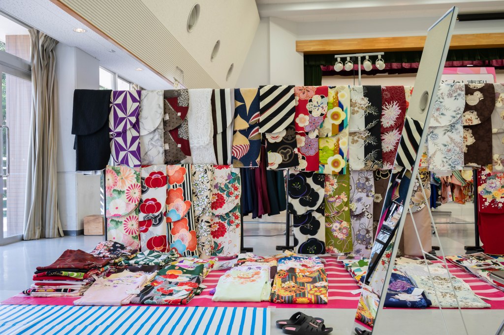 10月3日〜秋や冬の卒業式袴レンタル出張展示会が再開します!