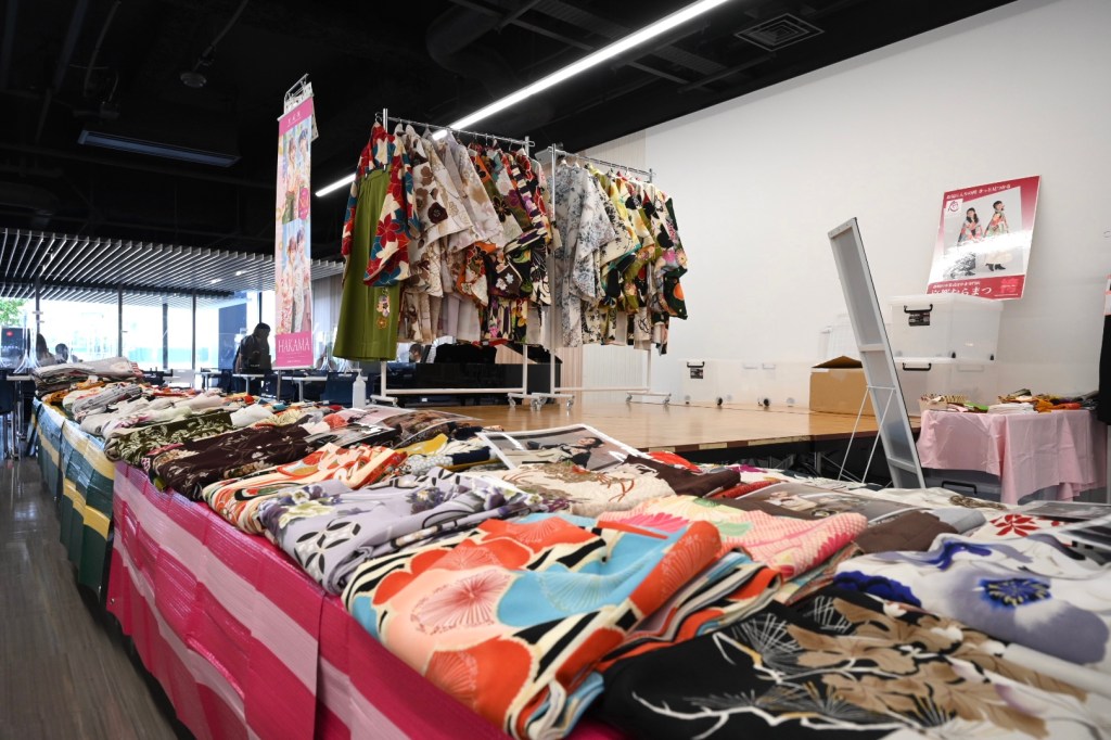 文芸や常葉大学で卒業式袴レンタルの展示会を行いました！＆プチアドバイス！